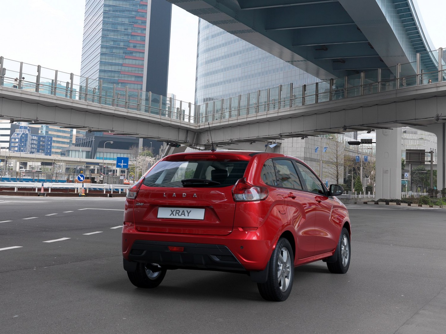 LADA Vesta и LADA XRAY авторизованы для использования в системе Яндекс.Такси во всех регионах России