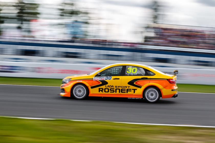 LADA Sport ROSNEFT на кольцевых гонках: «золото» в Чемпионате и «бронза» в Кубке России